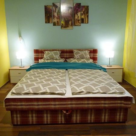 Eper Apartman เดเบรตเซน ภายนอก รูปภาพ